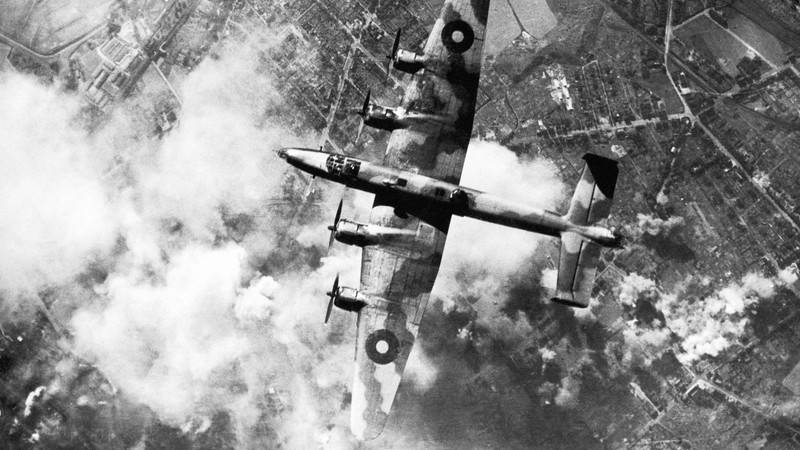 wwii-bombing-591978340.jpg