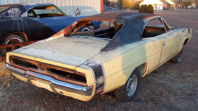 XS_69ChargerRT_440Magnum_Auto_Y2SunfireYellow_1.jpg