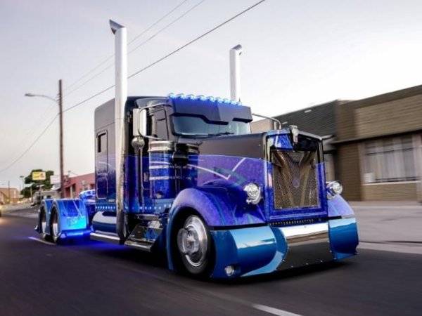 youve-never-seen-a-big-rig-like-this__534784_.jpg