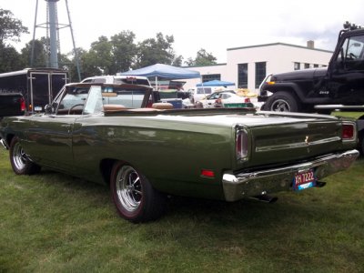 Road Runner Dark Green.jpg Road Runner Dark Green.jpg
