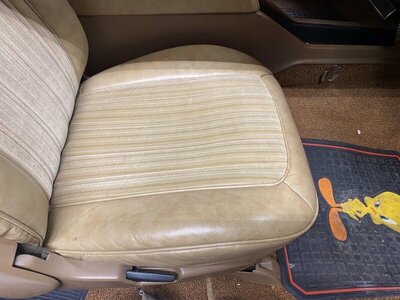 coronet seats passenger side ezgif-3-e741226ade57.jpg