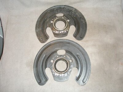 Bendix Dust Shields Castle Nuts 004 (Small).JPG Bendix Dust Shields Castle Nuts 004 (Small).JPG