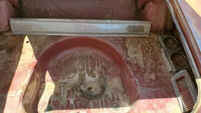 trunk inside.jpg trunk inside.jpg