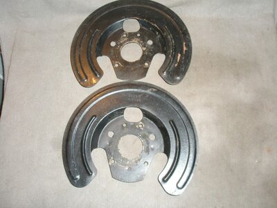 Bendix Dust Shields Castle Nuts 005 (Small).JPG Bendix Dust Shields Castle Nuts 005 (Small).JPG