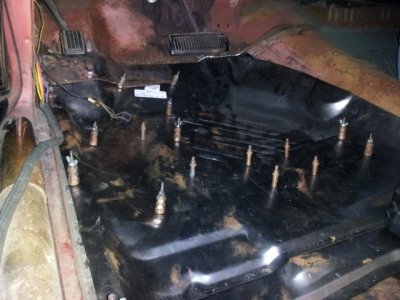 sm-fittingdriverfloorpan1.jpg sm-fittingdriverfloorpan1.jpg