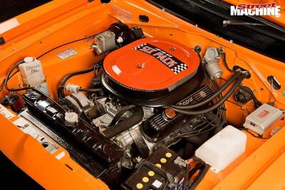 valiant-vh-pacer-engine-bay-nw.jpg