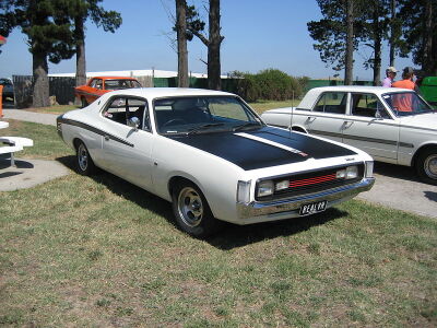 800px-Chrysler_Valiant_VH_Hardtop_%282%29.jpg