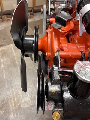 pulleys on Hemi from Power steereing pump side.JPG pulleys on Hemi from Power steereing pump side.JPG