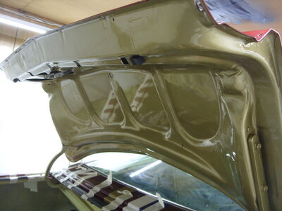 FINISHING STOUCHES ON 68 CUDA 006.JPG