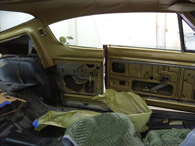 FINISHING STOUCHES ON 68 CUDA 009.JPG