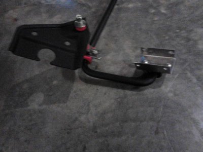 stainless sway bracket on sway bar.jpg