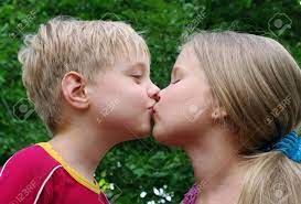 kissing.jpeg kissing.jpeg