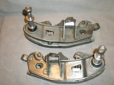 B Body LCA's & Sway Bar 001 (Small).JPG