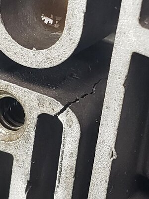 valve body crack.jpg valve body crack.jpg