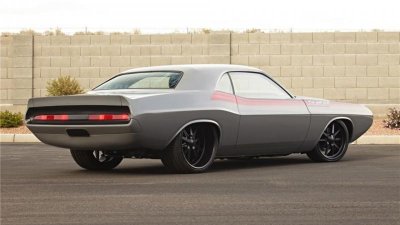 1970CustomSilverDodgeChallenger-2[1].jpg