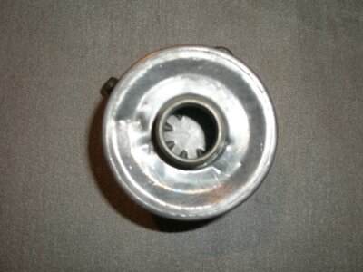 Valve Cover Breather 2 Port 003 (Small).JPG Valve Cover Breather 2 Port 003 (Small).JPG