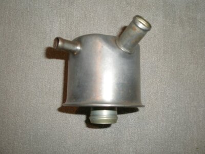 Valve Cover Breather 2 Port 004 (Small).JPG Valve Cover Breather 2 Port 004 (Small).JPG