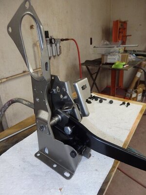 pedalsupport2.jpg pedalsupport2.jpg