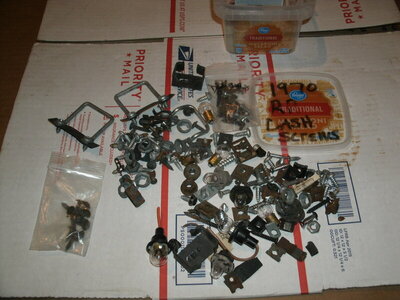 1970 BBody Dash Screws 006.JPG