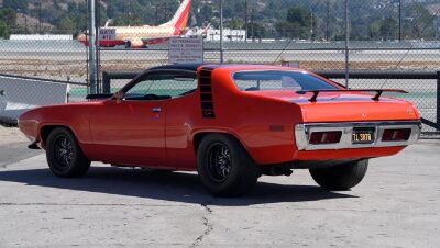 1971-Plymouth-Roadrunner-Street-Machine-03-640x362.jpg