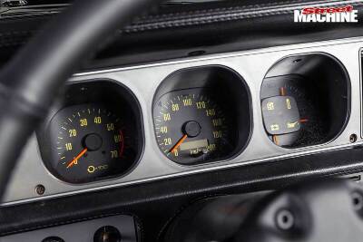 holden-torana-lx-dash.jpg