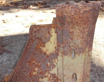 70 fender bottom rear inside (Large).jpg