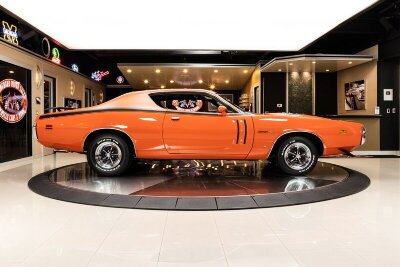 1971-dodge-charger-r-t-is-an-orange-gem-with-numbers-matching-440-v8_2.jpg