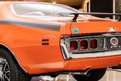 1971-dodge-charger-r-t-is-an-orange-gem-with-numbers-matching-440-v8_11.jpg