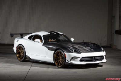 2013-srt-viper-by-vivid-racing-sema-2013_100444881_l.jpg