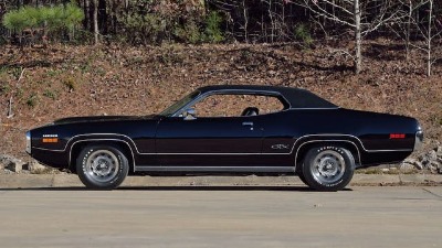 1971-GTX-Hemi-profile.jpg?auto=format%2Ccompress&fit=crop&ixlib=php-3.3.jpg
