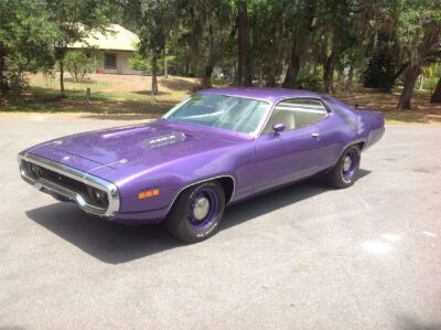 1971-plymouth-road-runner-440-6-pack-4-speed-plum-crazy-white-interior-show-race-1.jpg