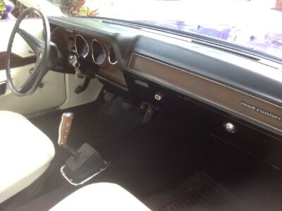 1971-plymouth-road-runner-440-6-pack-4-speed-plum-crazy-white-interior-show-race-11.jpg