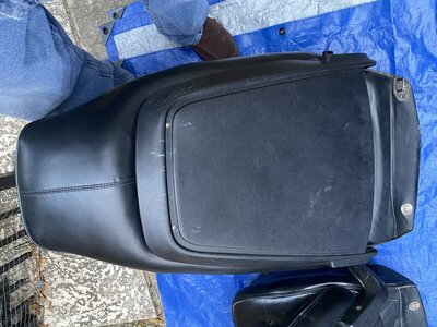 74 BucketSeat5.jpg 74 BucketSeat5.jpg