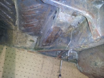 sm_leafspringsupport2.jpg sm_leafspringsupport2.jpg