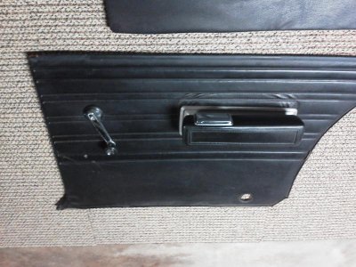 pass rear door panel arm rest and crank.jpg