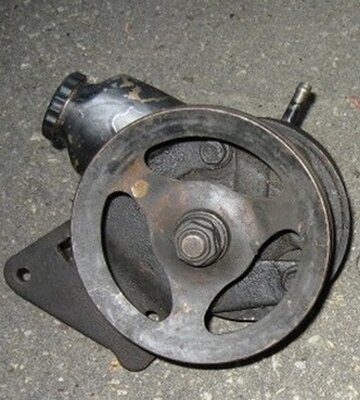 BB power steering pump comparo B.jpg