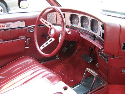 800px-1971_AMC_Javelin_AMX_red_MD_indriver.jpg