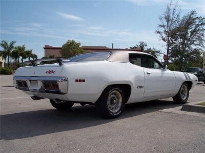 64125_Rear_3-4_Web.jpg