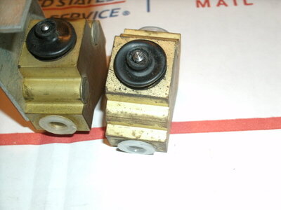NOS Metering valves Disc Brakes 011.JPG NOS Metering valves Disc Brakes 011.JPG