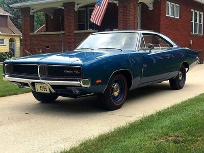 00 '69 Dodge Charger RT 4.jpg