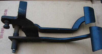 71-74 b body 4 speed pedals BB.jpg