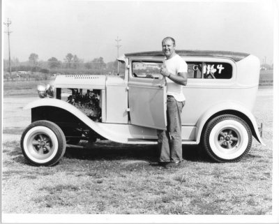 32 Vicky Sedan Flathead FG.jpg