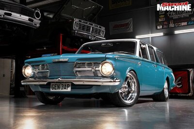 1965 AP6 Australian Valiant 5.7 Hemi Safari Wagon 01.jpg