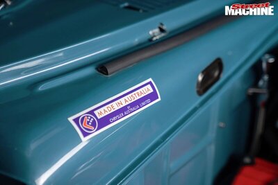 1965 AP6 Australian Valiant 5.7 Hemi Safari Wagon 05.jpg