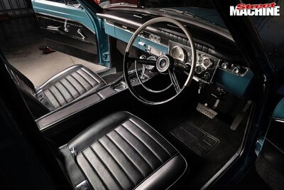 1965 AP6 Australian Valiant 5.7 Hemi Safari Wagon 07.jpg