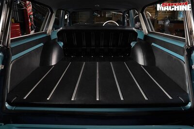 1965 AP6 Australian Valiant 5.7 Hemi Safari Wagon 08.jpg