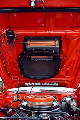006-goldenberg-1972-plymouth-road-runner-air-grabber-hood-mechanism.jpg