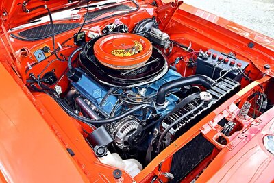 004-goldenberg-1972-plymouth-road-runner-engine.jpg
