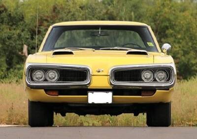 1970-Dodge-Super-Bee-426-front-1.jpg
