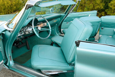 1960 Chrysler New Yorker 3.jpg